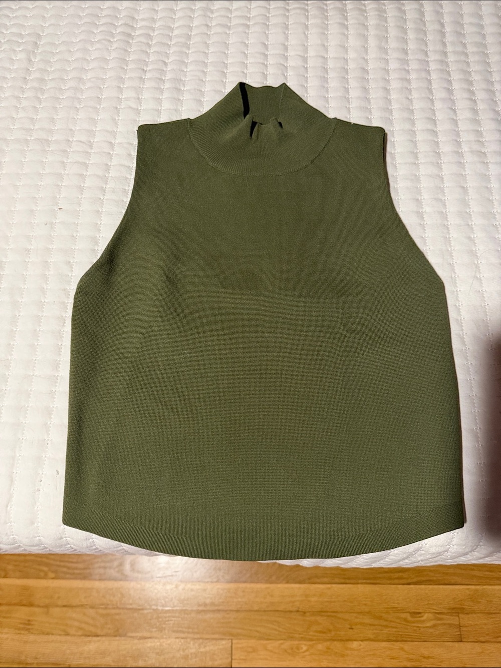 House of Harlow Sleeveless Mock Neck Women's Top - Olive Green